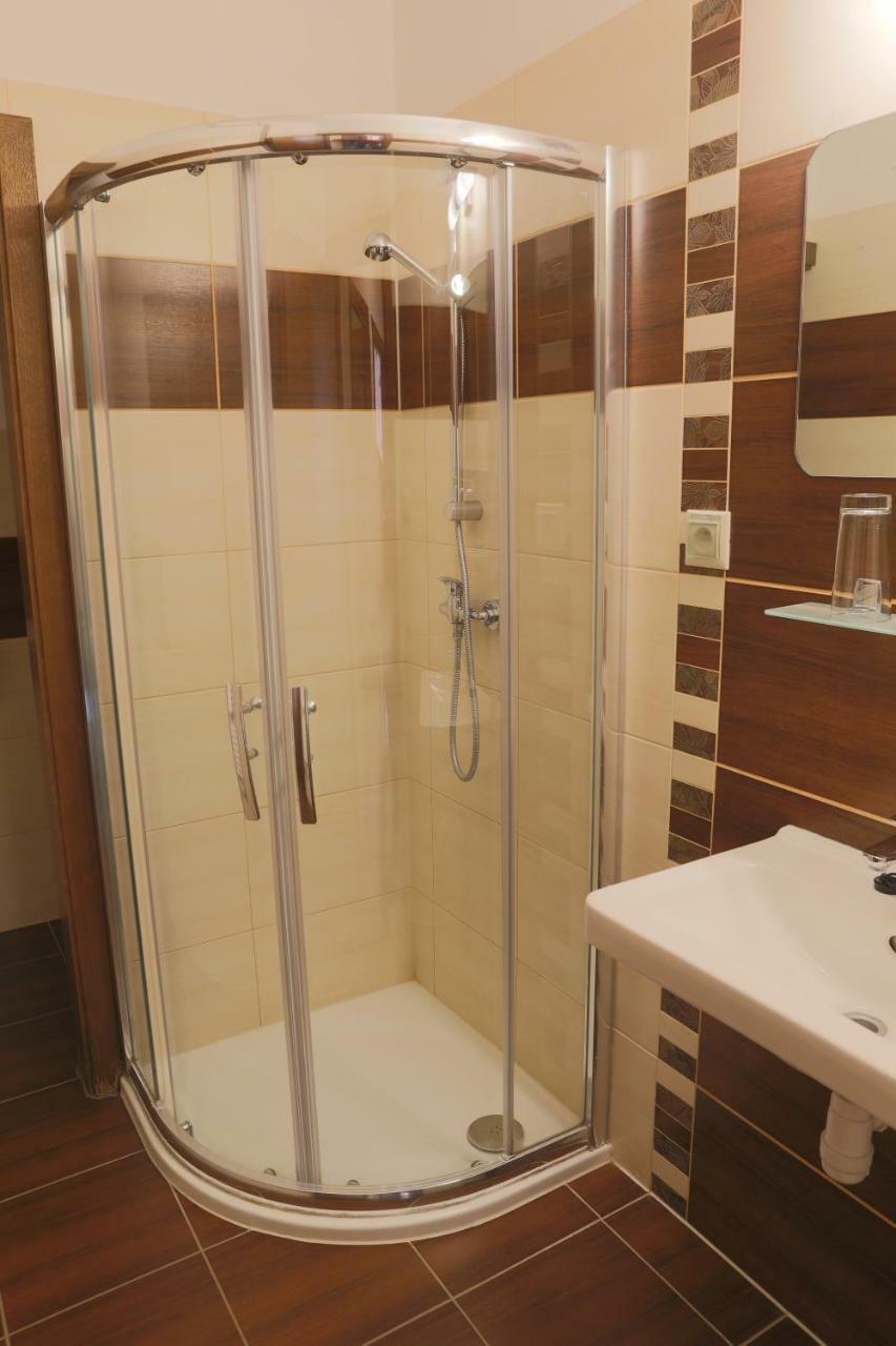 فندق ديانا Nové Mesto nad Váhom المظهر الخارجي الصورة